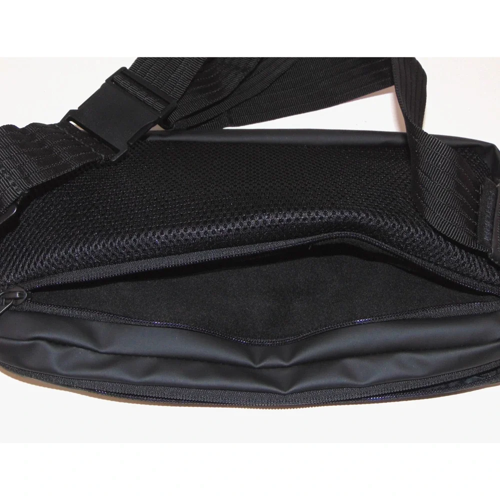Under Armour Black Waist Bag 3 Compartment Crossbody Adjustable Strap UA NWT